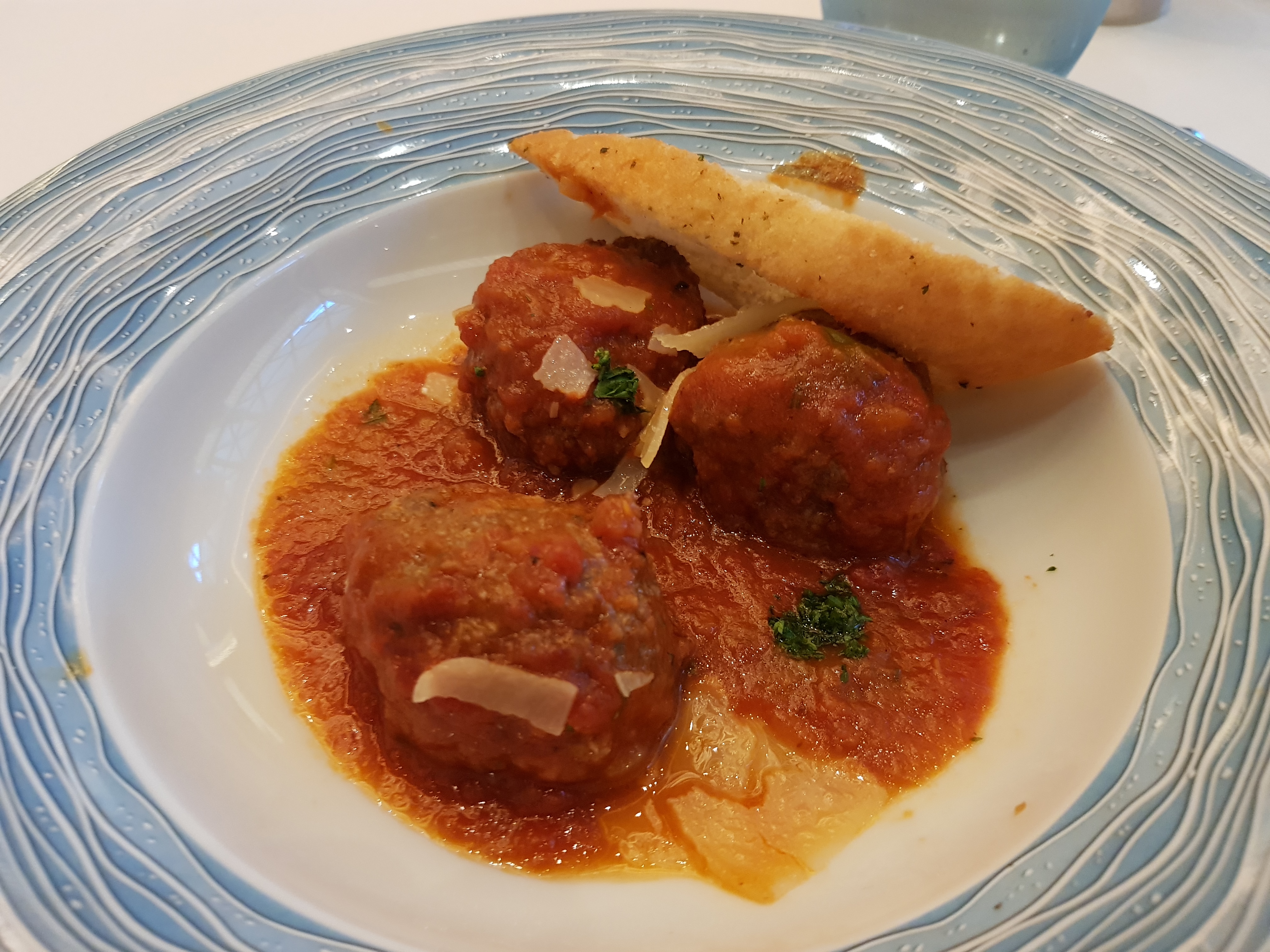 This image has an empty alt attribute; its file name is 20180501_200320.jpg